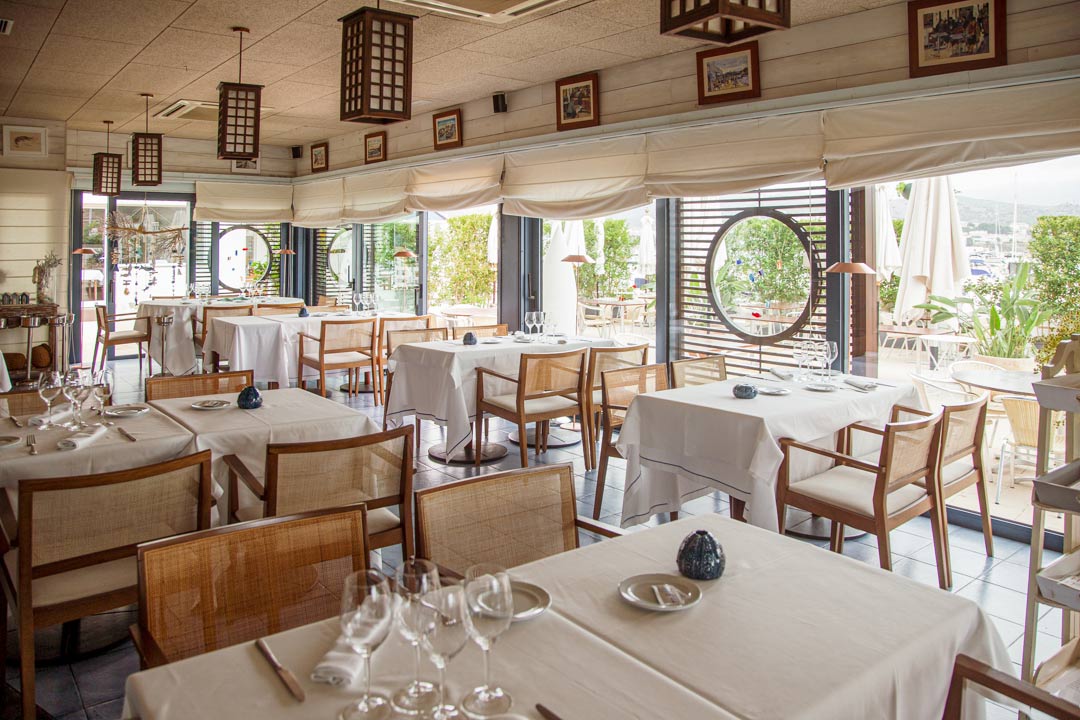 La salle du restaurant avant l'ouverture